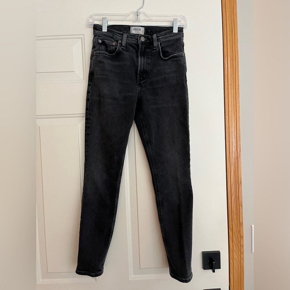 Agolde black wash willow mid rise slim stretch crop Jean. Size 24